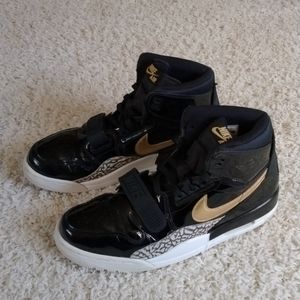 Jordan Legacy 312 'Black Metallic Gold'